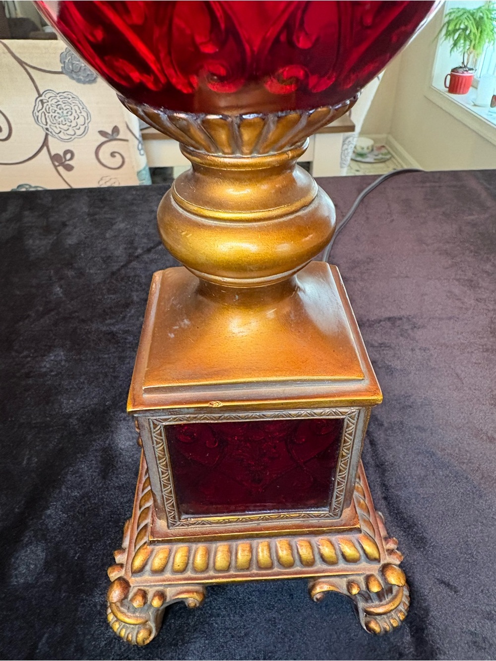 Decorative Red and Gold Table Lamp with Beaded Shade - Picture 4 of 15